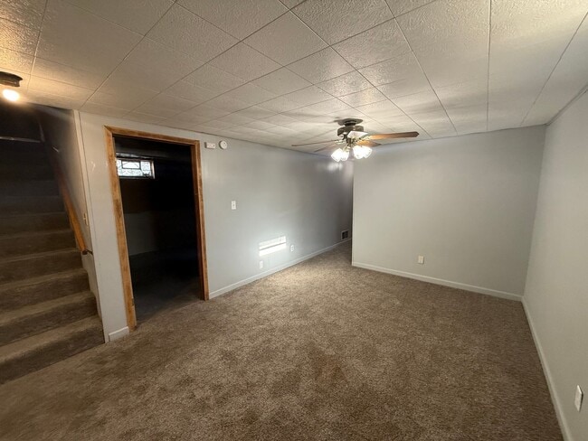 Building Photo - Two bedroom, One and half bathroom house! Pet friendly!