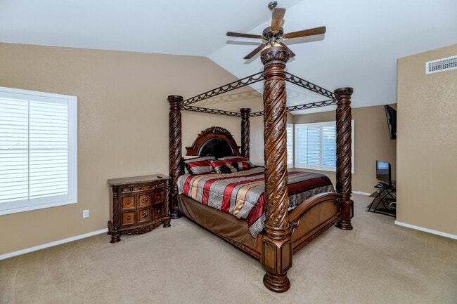 Building Photo - 11155 E Laurel Ln