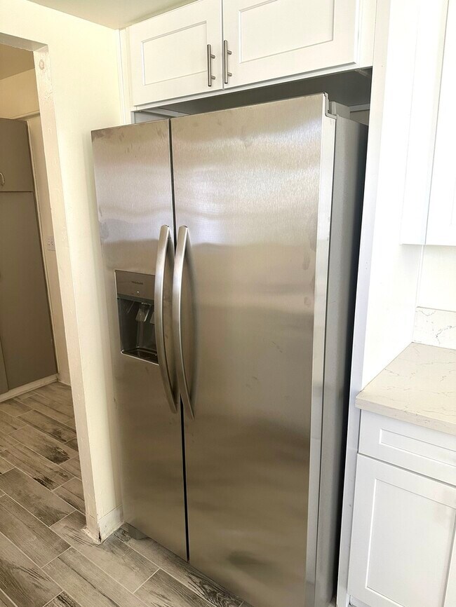 Building Photo - Great classic central Phoenix ranch style ...