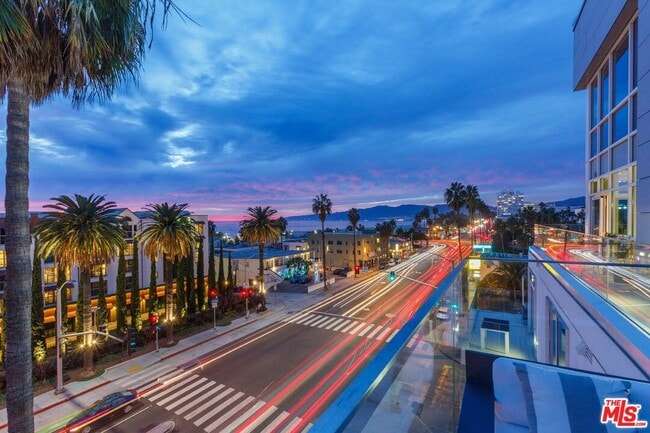 Building Photo - 1705 Ocean Ave