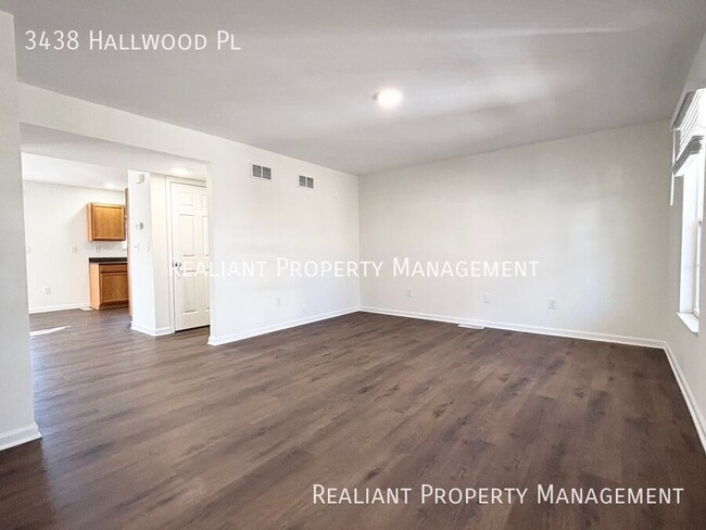 Building Photo - Spacious & Modern Living in a Beautifully ...