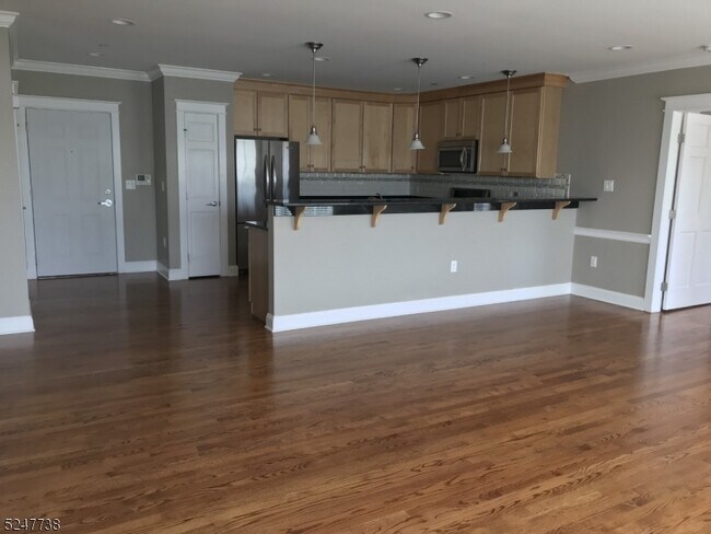 Building Photo - 25 Ridgedale Ave