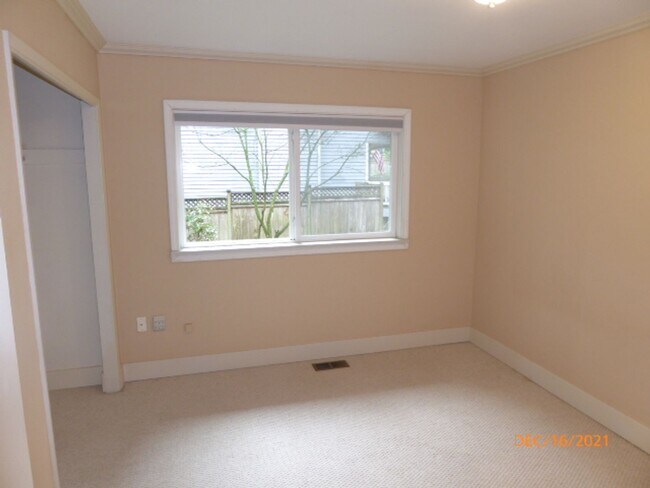 Building Photo - Beautiful 3 Bed 1 Bath Single Family House - Bellevue