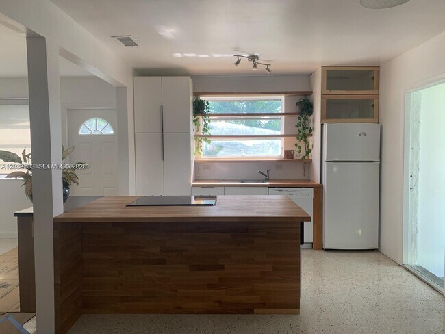 Building Photo - 3339 Frow Ave