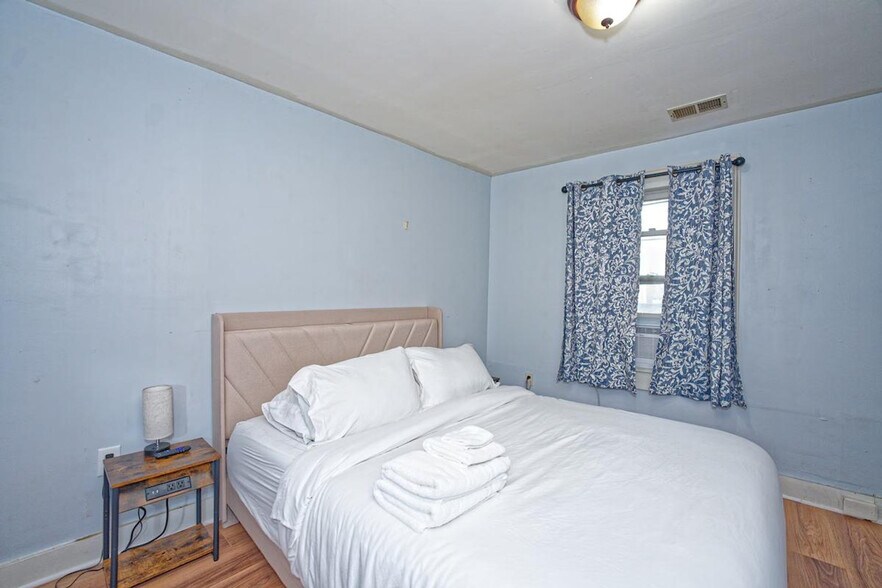 Building Photo - 87 Madison Ave