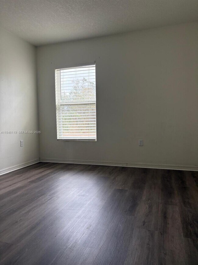 Building Photo - 579 NW North Macedo Blvd