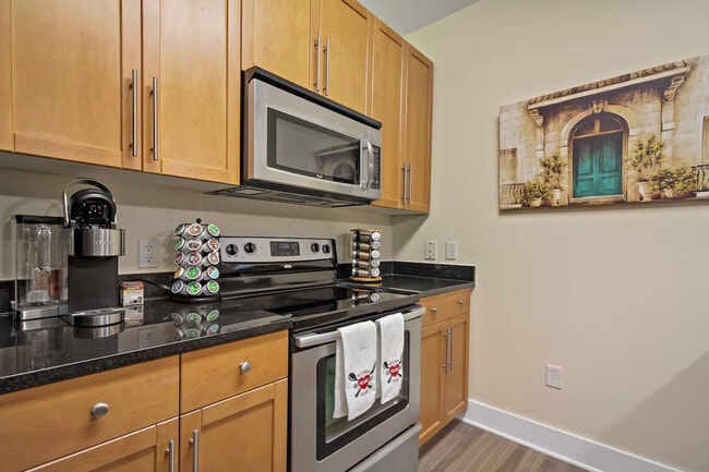 Building Photo - 615 S Columbus St