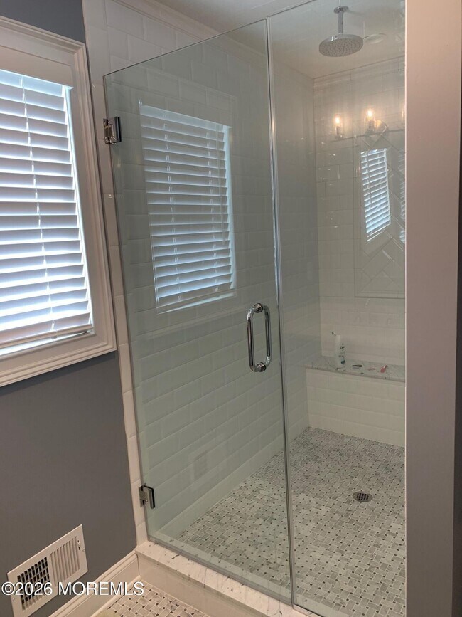 Building Photo - 15 S Surf Rd