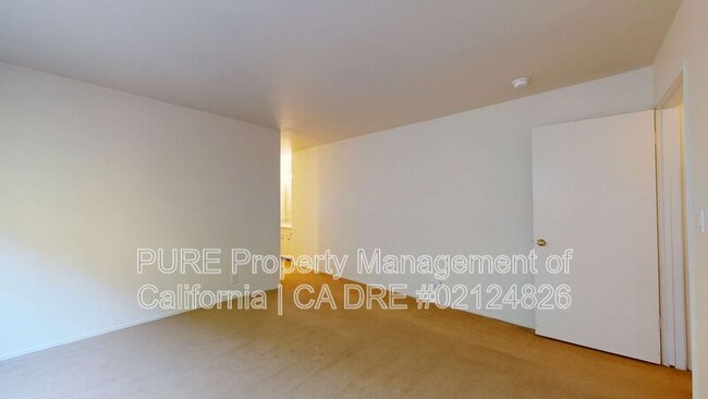 Building Photo - 236 San Carlos Ave