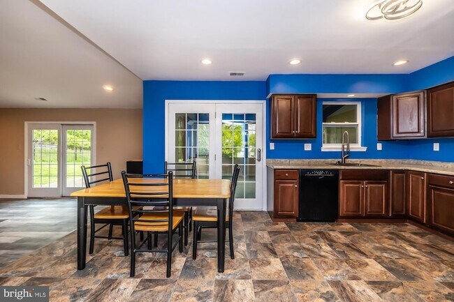 Building Photo - 3204 Norma Dr