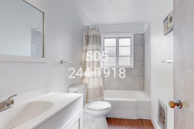 Building Photo - 905 Adams St NE