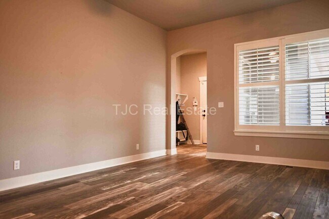 Building Photo - 5512 N Wabash St