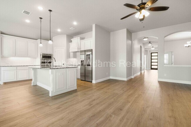 Building Photo - 213 Lariat Trail