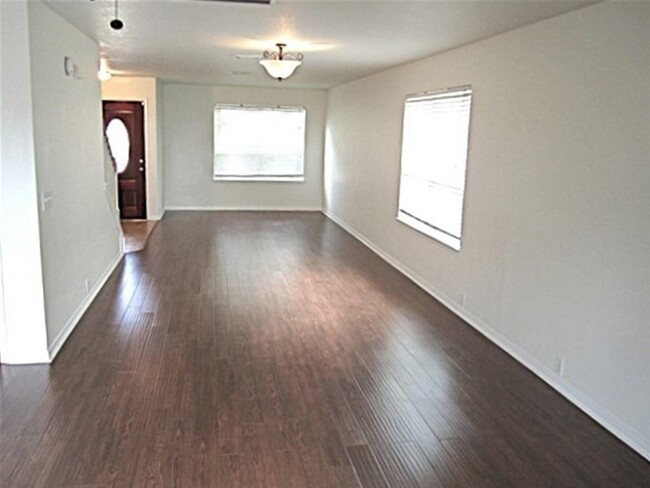 Building Photo - 11806 Skydale Dr