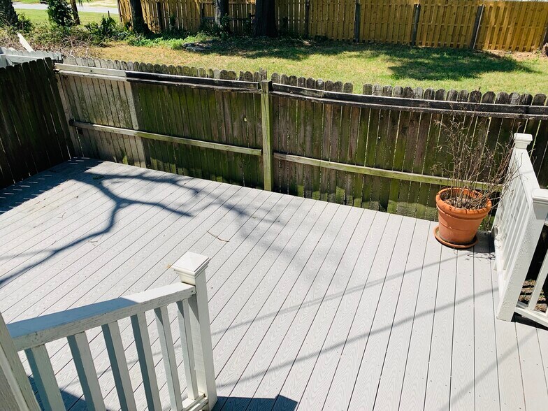 Building Photo - 903 Montgomery St