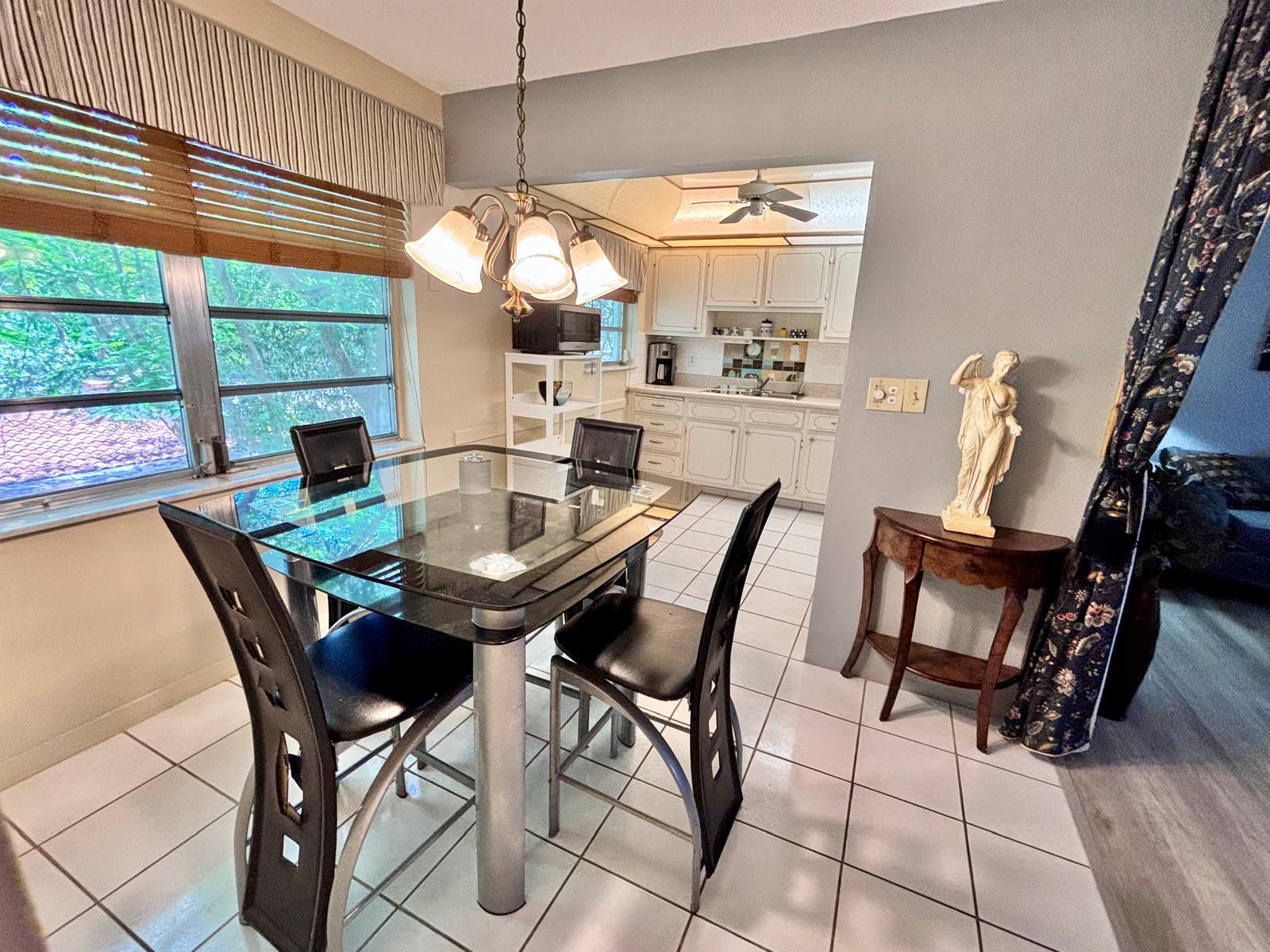 Building Photo - 2031 Dewey St