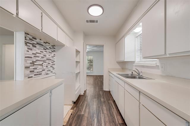 Building Photo - 2529 Belhaven Dr