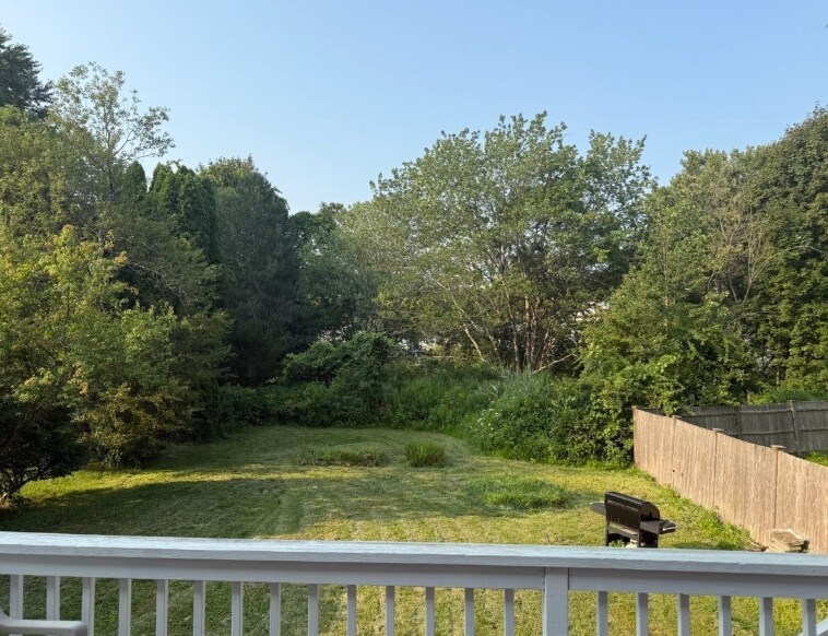 Building Photo - 72 Grassland St