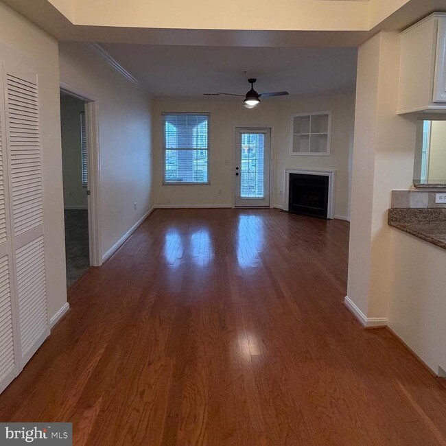 Building Photo - 20453 Chesapeake Square