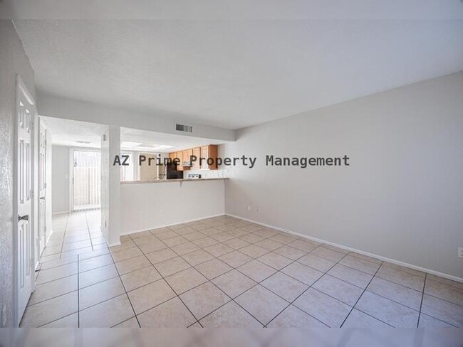 Building Photo - 4828 W Orangewood Ave