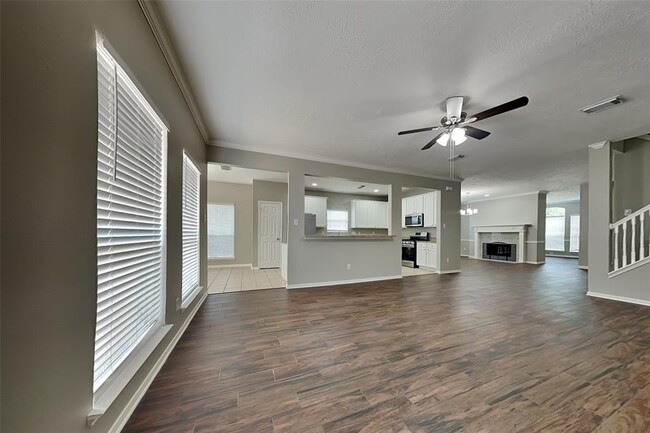 Building Photo - 8523 Discus Dr