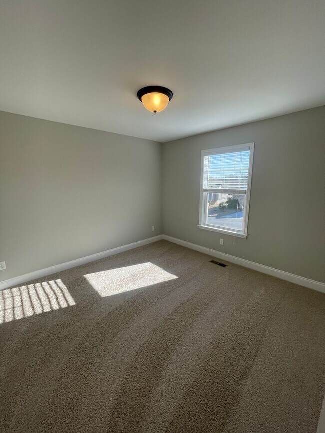 Building Photo - Home For Rent in Ooltewah! 4 Bedrooms + Finished Basement