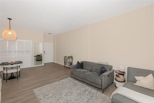 Building Photo - 3001 S Ocean Dr