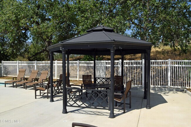 Building Photo - 28725 Conejo View Dr