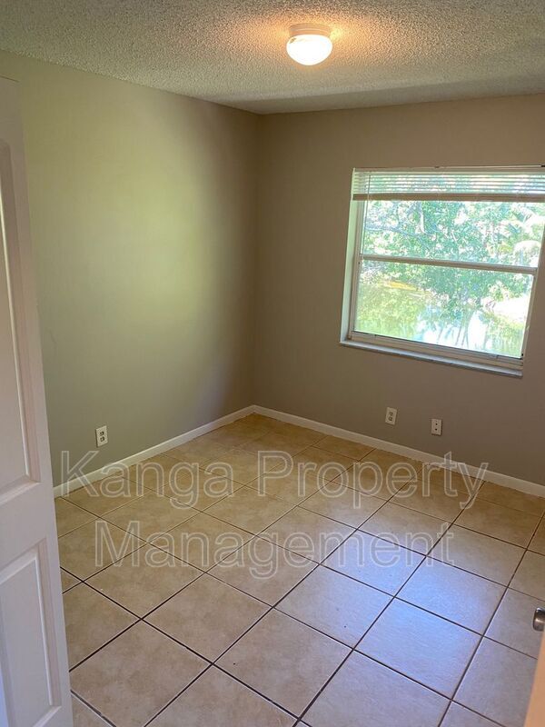 Building Photo - 11429 NW 35th St