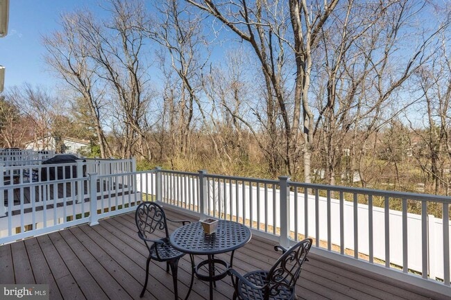 Building Photo - Gorgeous townhouse for rent