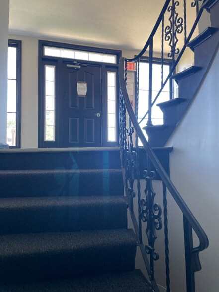 Building Photo - 1145 S Main St