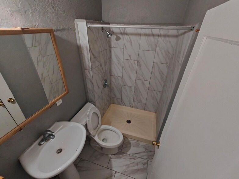 Building Photo - 2816 Adams Ave