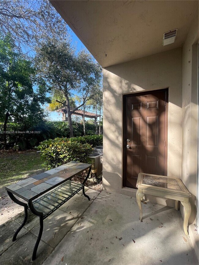 Building Photo - 4130 Napoli Lake Dr