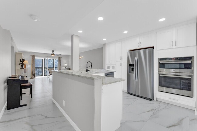 Building Photo - 7192 Huntington Ln