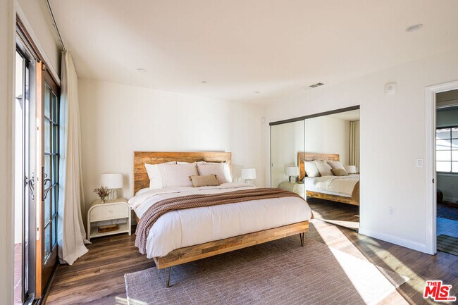 Building Photo - 388 S Los Robles Ave