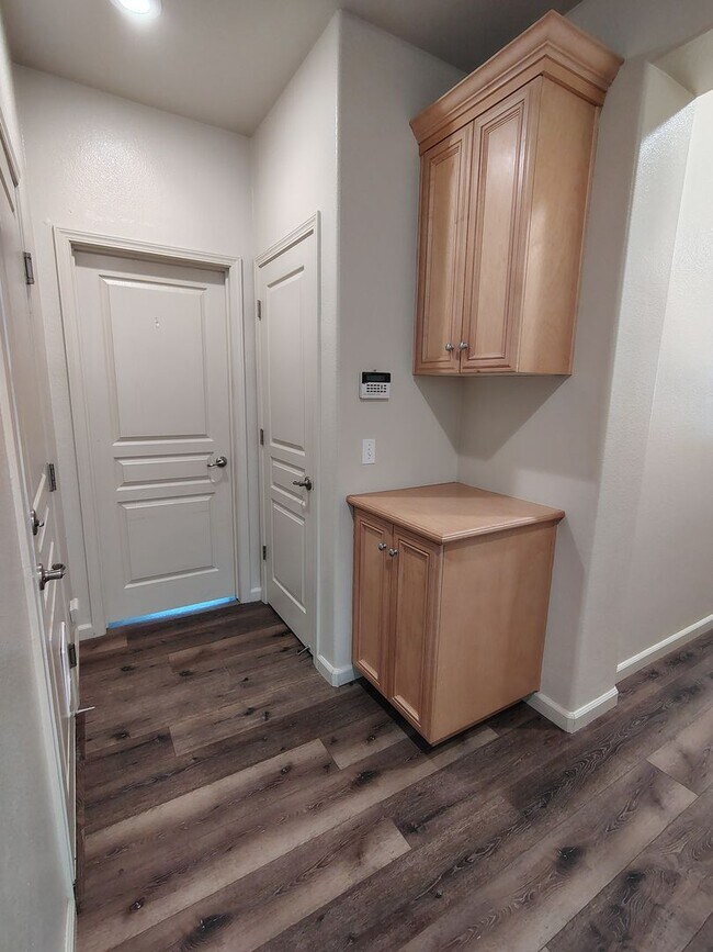 Building Photo - 363 Cabernet Dr