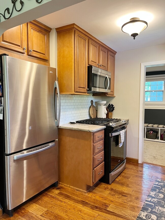 Building Photo - 275 Woodland Dr
