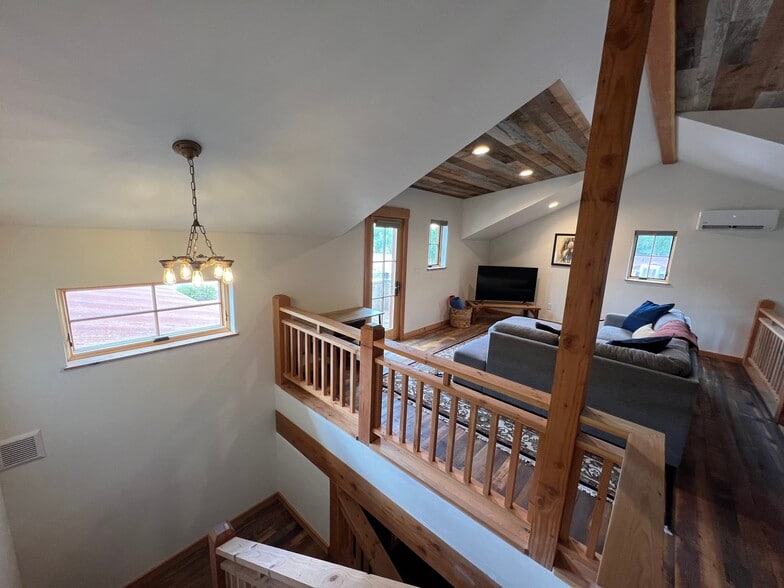 Building Photo - 1286 Dream Dr