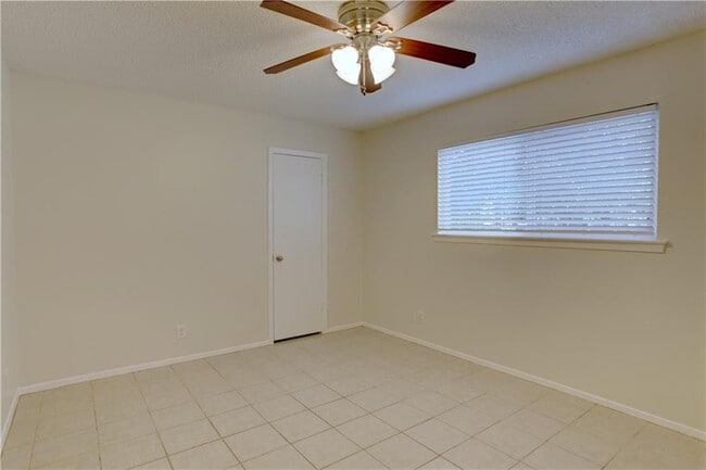 Building Photo - 5808 Emerald Forest Dr