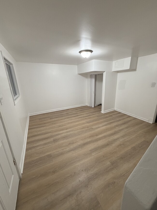 Building Photo - 903 Cliff St