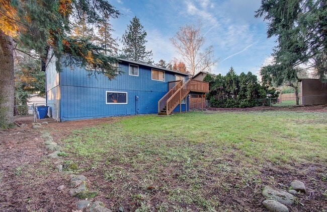 Building Photo - Coveted Cascade Park Area Split Entry Home