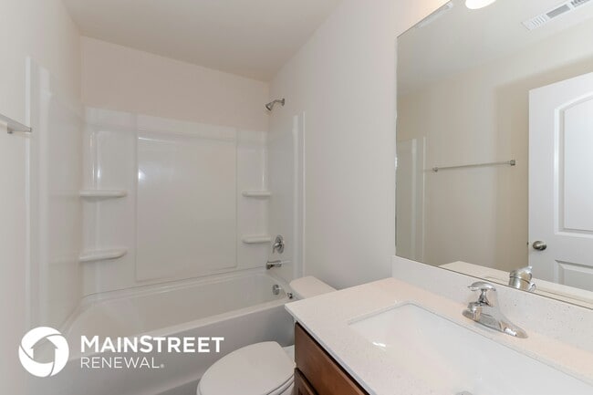 Building Photo - 2714 Swarm Ct