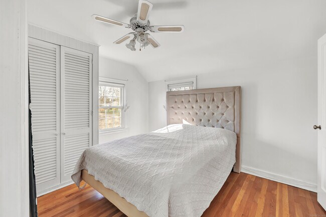 Building Photo - 124 Stiles St