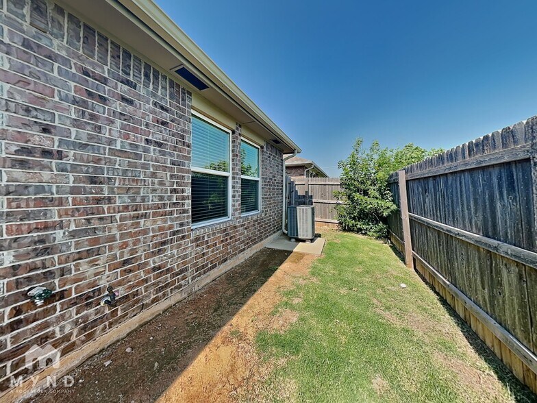 Building Photo - 18218 Manera Wy
