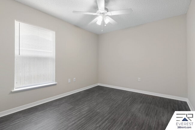 Building Photo - 13 Ryberry Dr