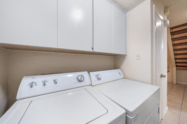 Building Photo - 1005 Milford Way
