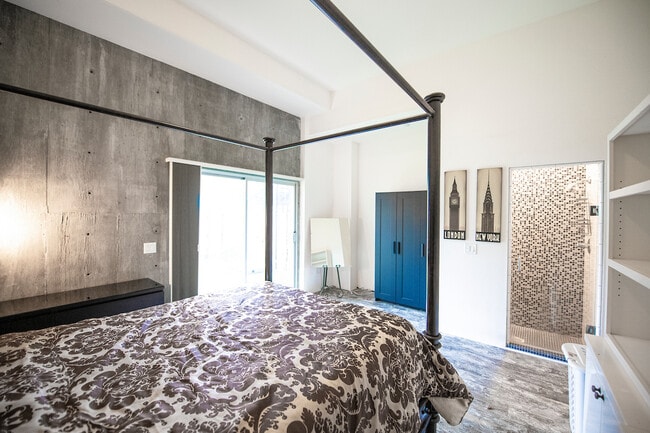 Building Photo - 969 Sigsbee St