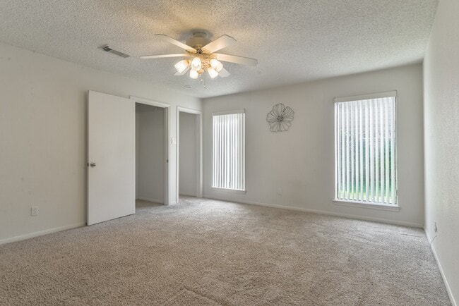 Building Photo - 15175 Diana Ln