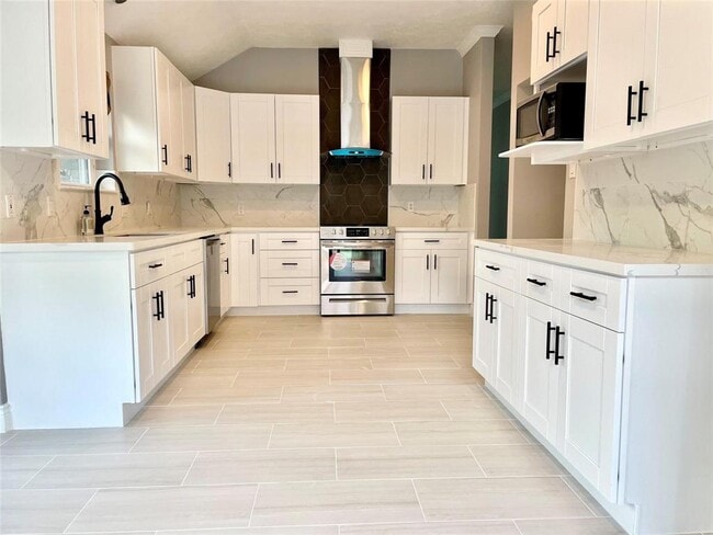Building Photo - 14218 Manderly Dr