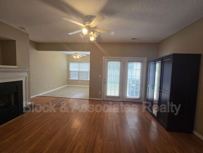Building Photo - 210 Brittany Way